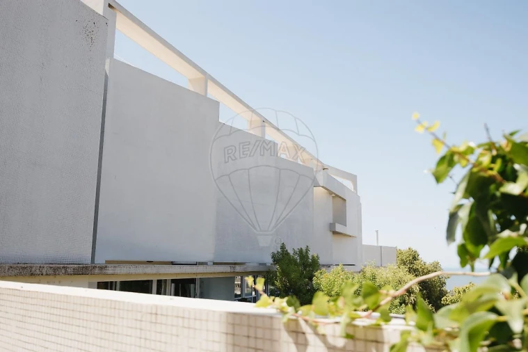 Apartamento T2 para Venda em Algés, Linda-A-Velha e Cruz Quebrada-Dafundo Foto 2