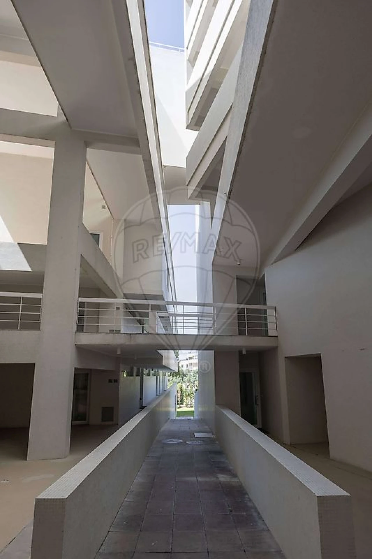 Apartamento T2 para Venda em Algés, Linda-A-Velha e Cruz Quebrada-Dafundo Foto 27