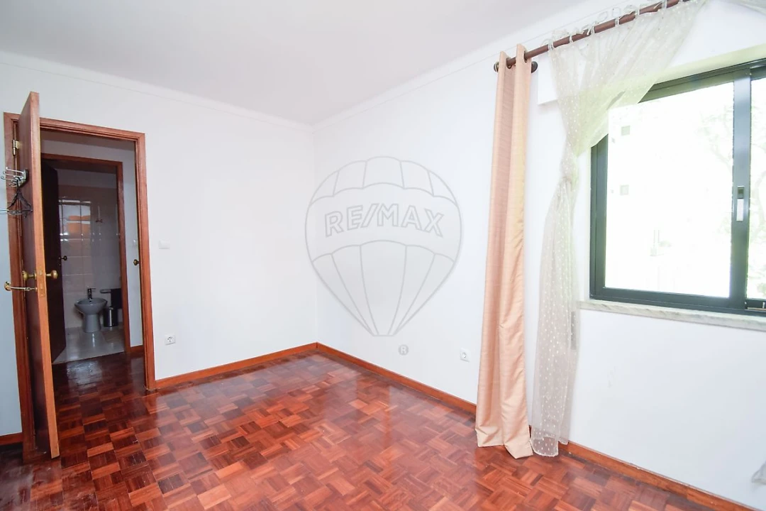 Apartamento T2 para Arrendamento em Olivais Foto 17