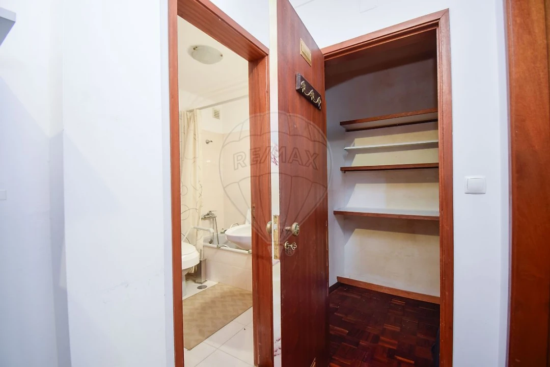 Apartamento T2 para Arrendamento em Olivais Foto 13