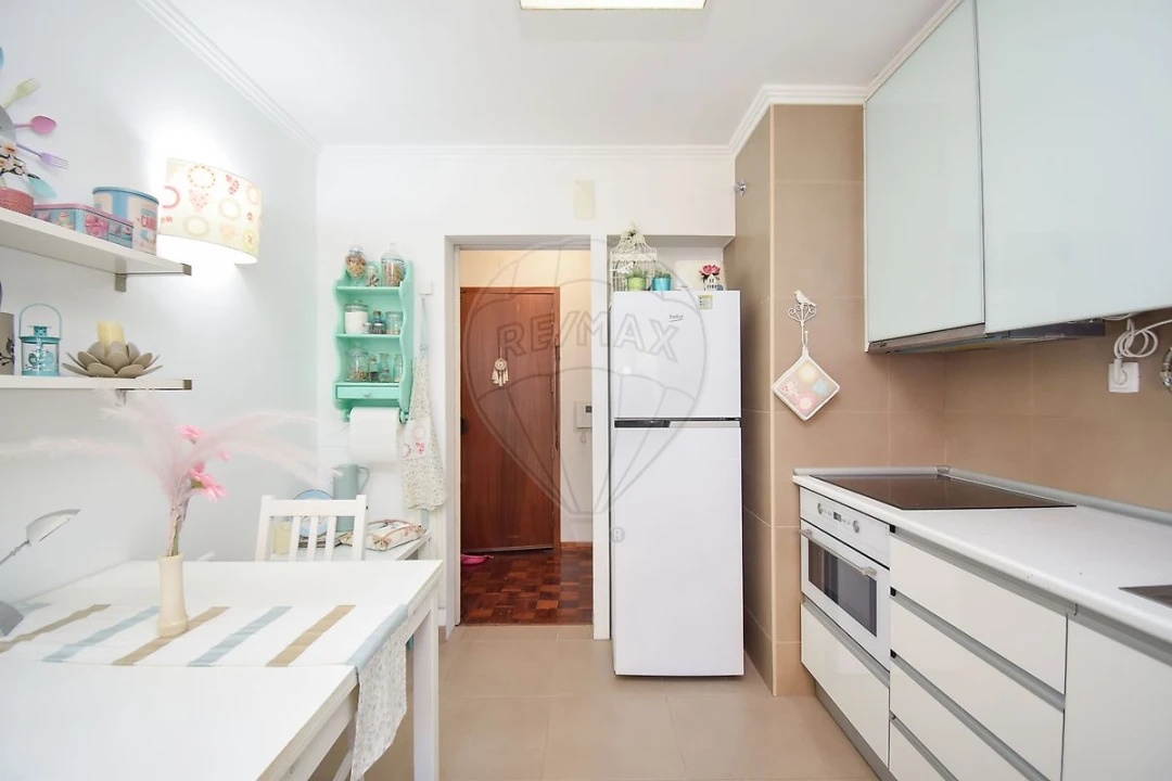 Apartamento T2 para Arrendamento em Olivais Foto 12