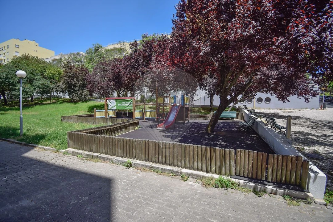 Apartamento T2 para Arrendamento em Olivais Foto 26