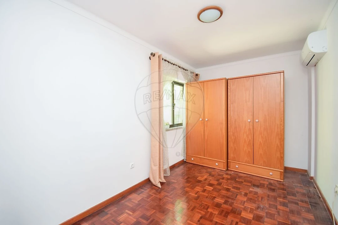 Apartamento T2 para Arrendamento em Olivais Foto 18