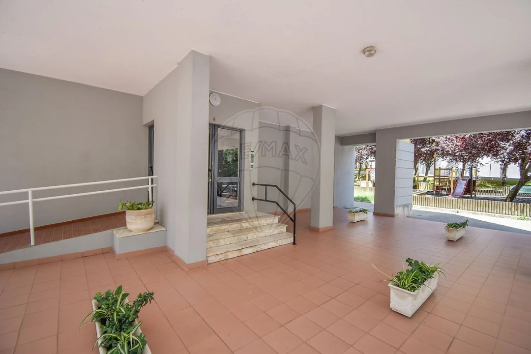 Apartamento T2 para Arrendamento em Olivais Foto 23