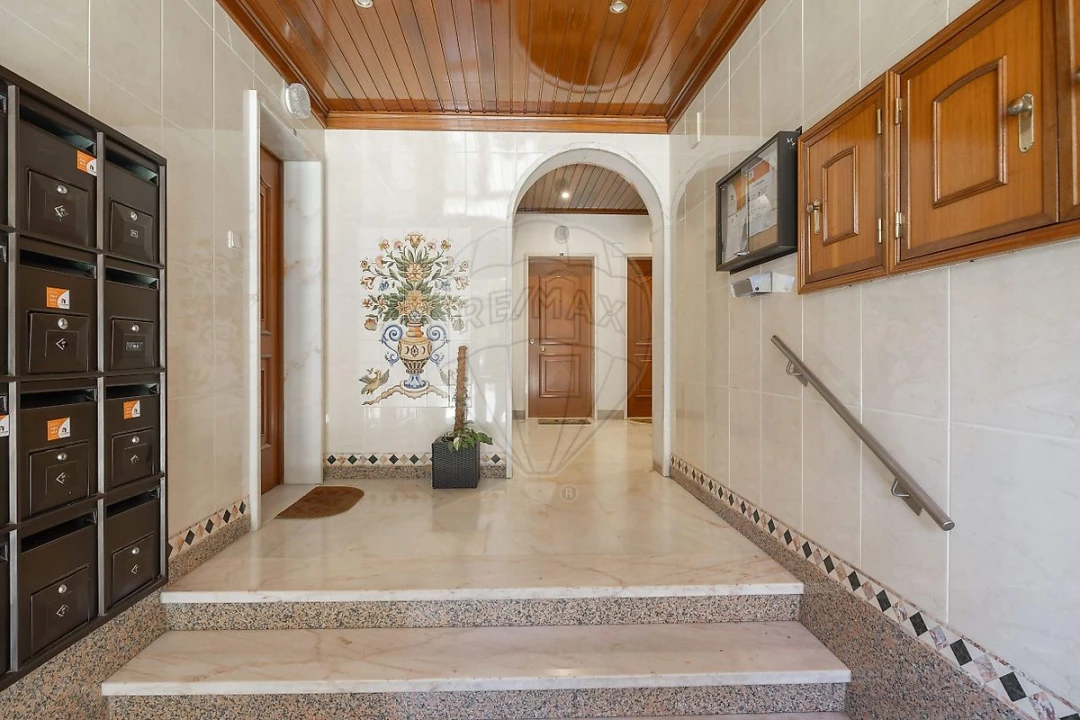 Apartamento T1 para Venda em Cacém e São Marcos Foto 15