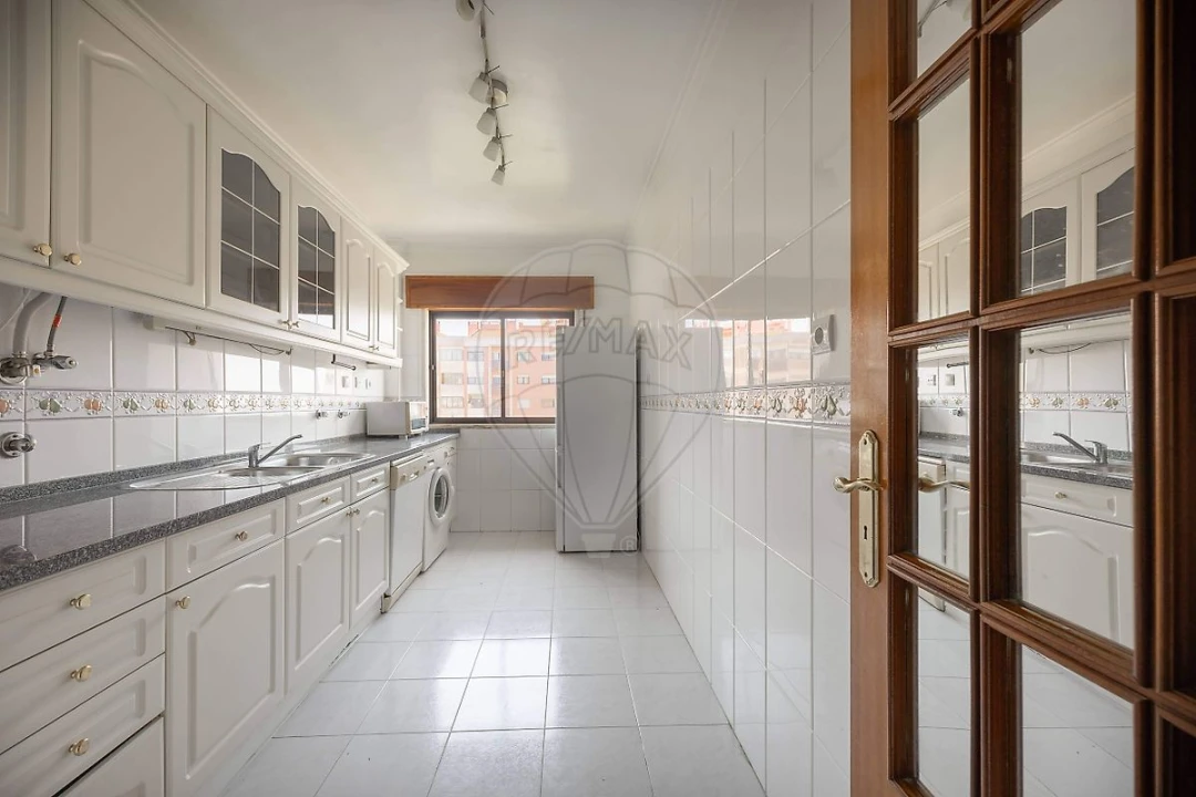 Apartamento T1 para Venda em Cacém e São Marcos Foto 5