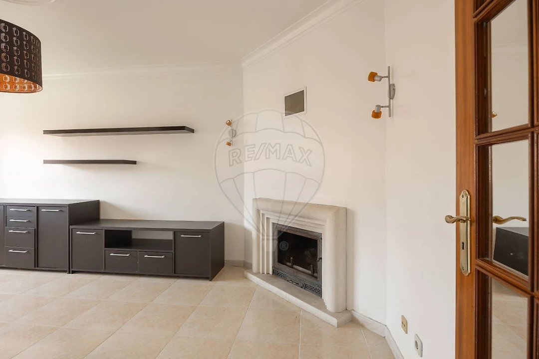 Apartamento T1 para Venda em Cacém e São Marcos Foto 13