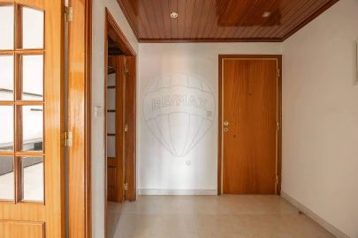 Apartamento T1 para Venda em Cacém e São Marcos