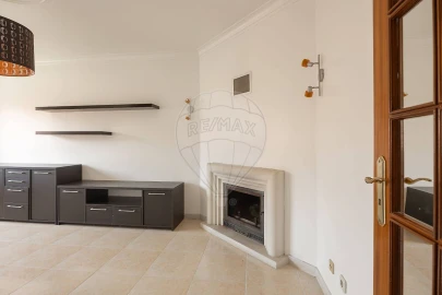 Apartamento T1 para Venda em Cacém e São Marcos