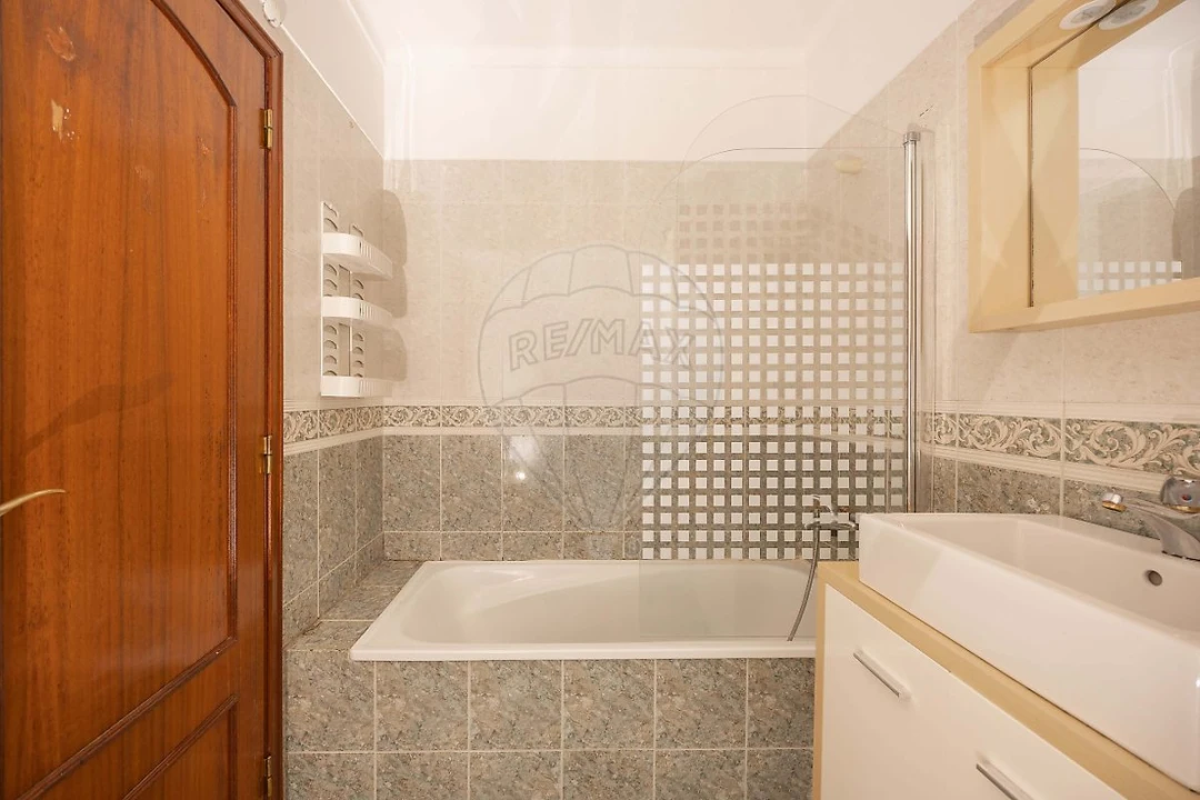 Apartamento T1 para Venda em Cacém e São Marcos Foto 12