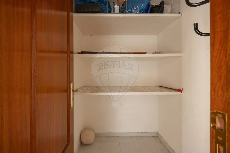 Apartamento T1 para Venda em Cacém e São Marcos Foto 6