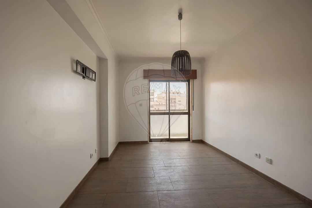 Apartamento T1 para Venda em Cacém e São Marcos Foto 7