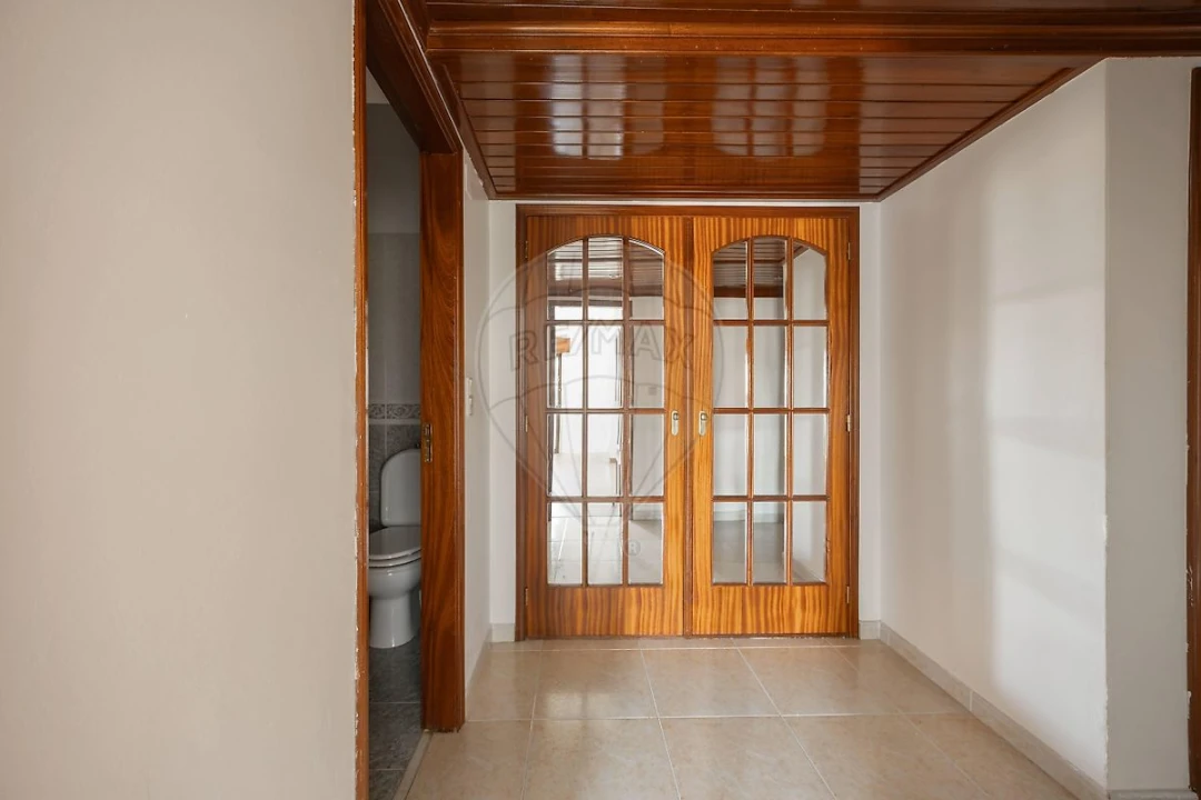 Apartamento T1 para Venda em Cacém e São Marcos Foto 8