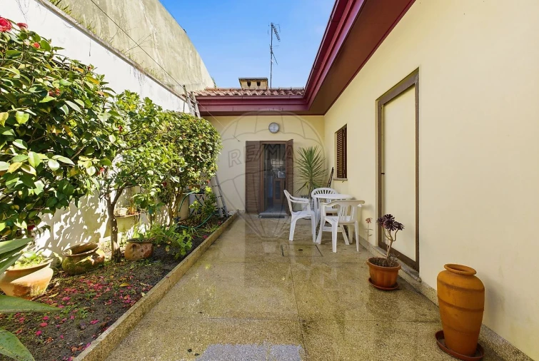 Moradia T2 para Venda em Louredo Foto 17