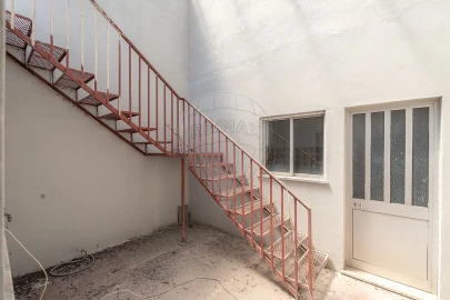 Armazém para Venda em Eiras e São Paulo de Frades