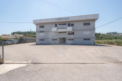 Armazém para Venda em Eiras e São Paulo de Frades