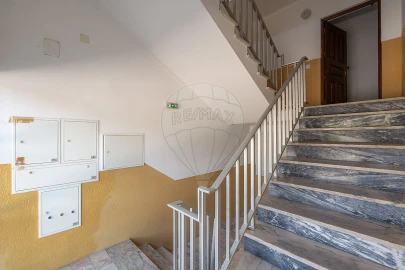 Armazém para Venda em Eiras e São Paulo de Frades