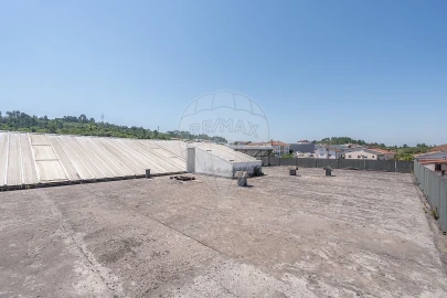 Armazém para Venda em Eiras e São Paulo de Frades