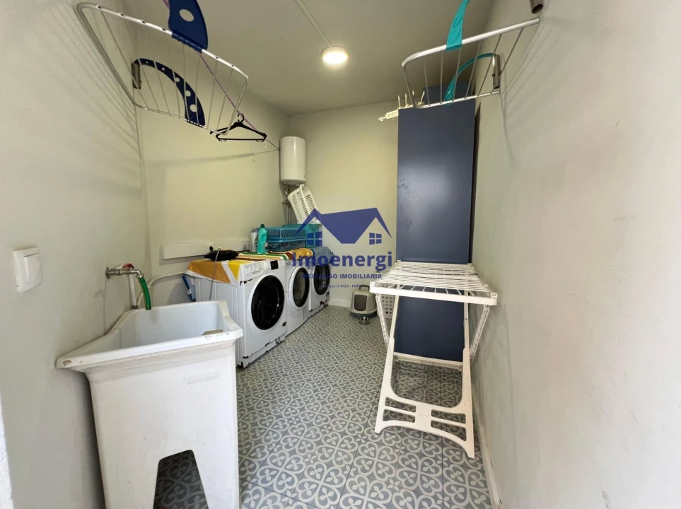 Moradia T4 para Venda em Arvore Foto 16