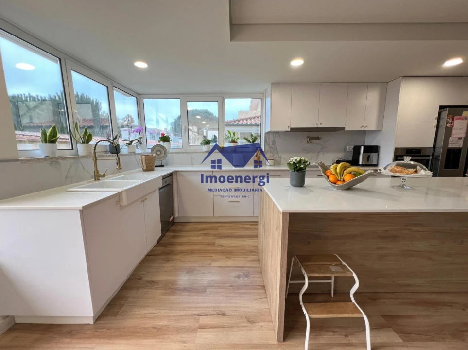 Moradia T4 para Venda em Arvore Foto 32
