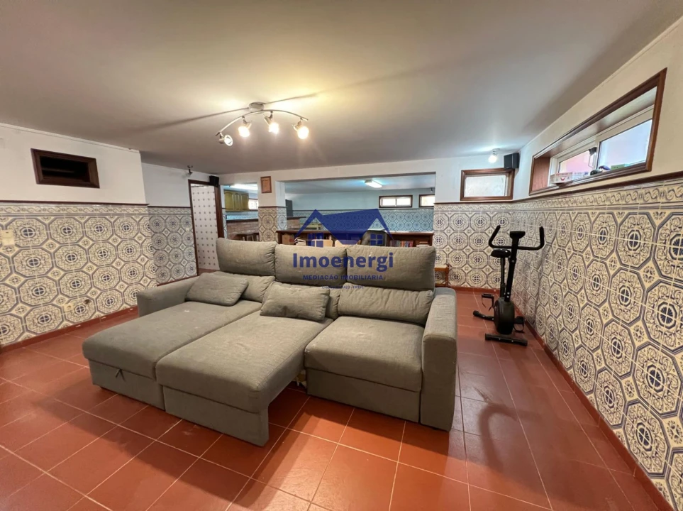 Moradia T4 para Venda em Arvore Foto 33