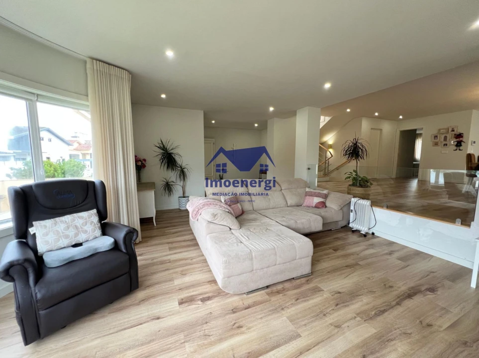 Moradia T4 para Venda em Arvore Foto 40