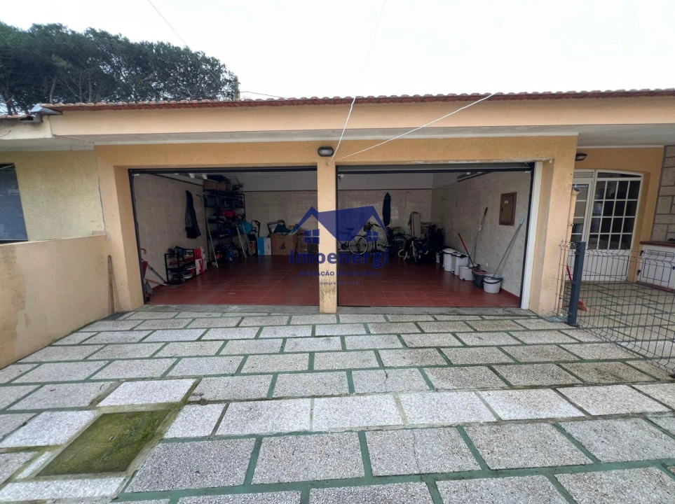 Moradia T4 para Venda em Arvore Foto 43