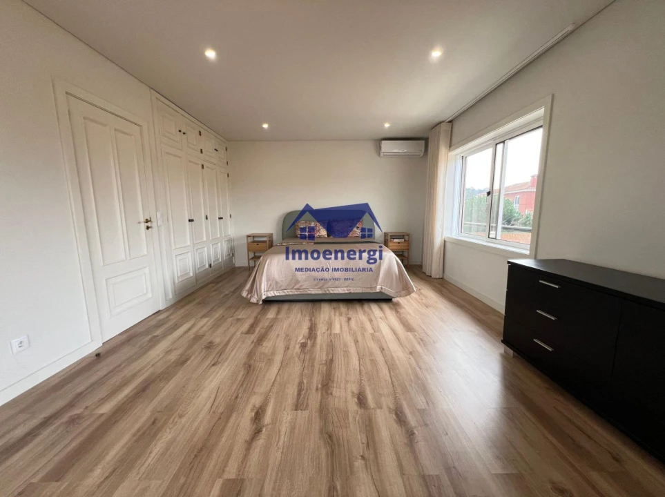 Moradia T4 para Venda em Arvore Foto 44