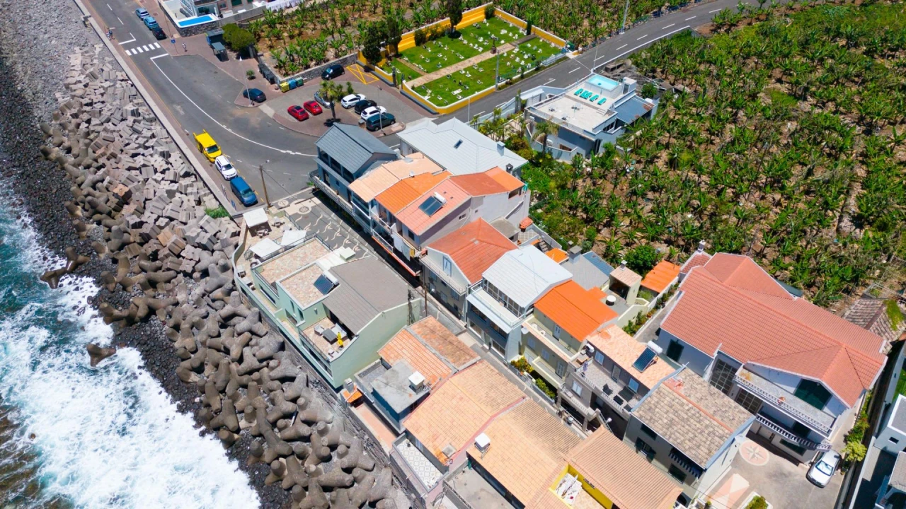 Moradia T4 para Venda em Paul do Mar Foto 29