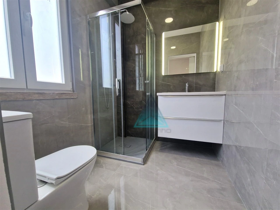 Apartamento T4 para Venda em Seixal, Arrentela e Aldeia de Paio Pires Foto 4