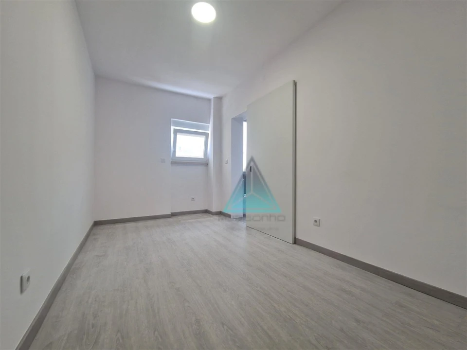 Apartamento T4 para Venda em Seixal, Arrentela e Aldeia de Paio Pires Foto 7