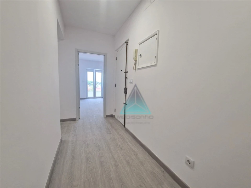 Apartamento T4 para Venda em Seixal, Arrentela e Aldeia de Paio Pires Foto 8