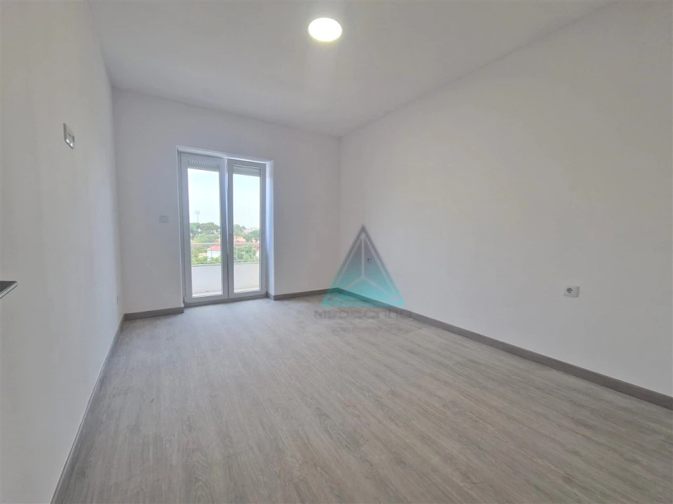 Apartamento T4 para Venda em Seixal, Arrentela e Aldeia de Paio Pires Foto 9