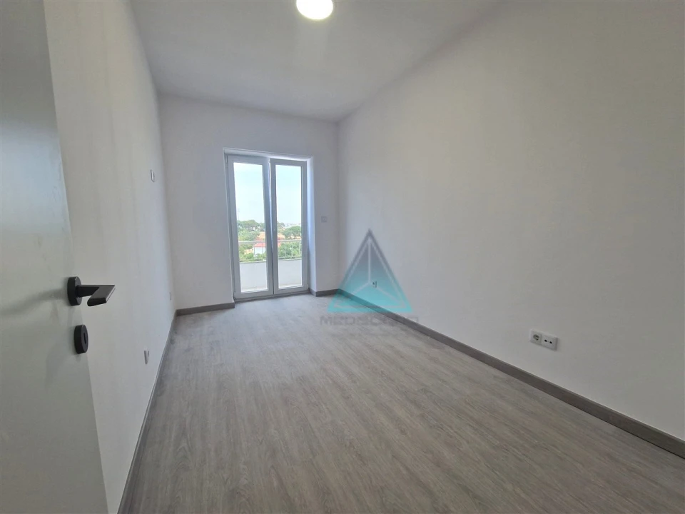 Apartamento T4 para Venda em Seixal, Arrentela e Aldeia de Paio Pires Foto 10