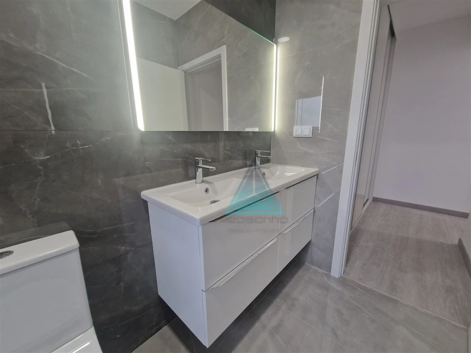 Apartamento T4 para Venda em Seixal, Arrentela e Aldeia de Paio Pires Foto 15
