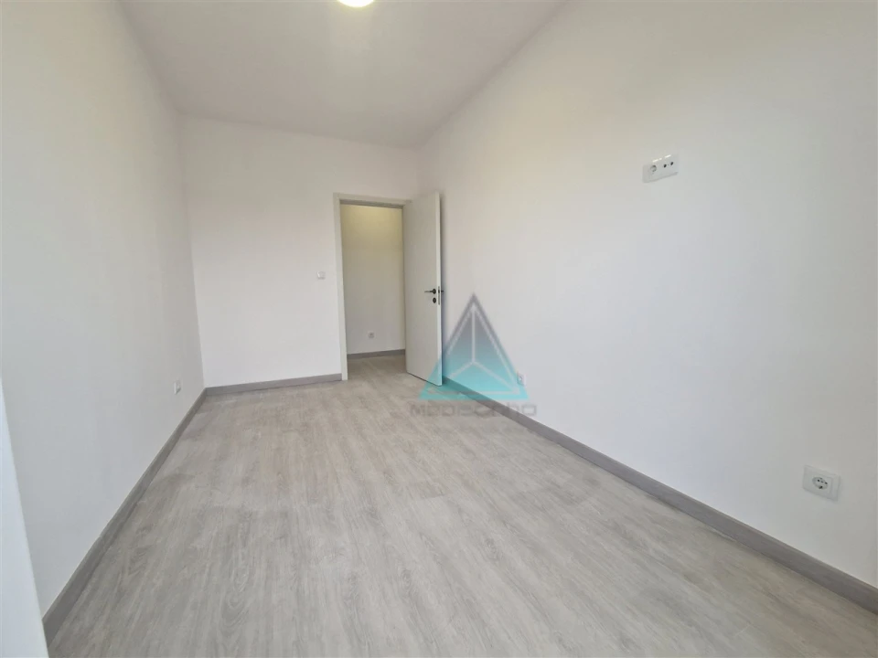 Apartamento T4 para Venda em Seixal, Arrentela e Aldeia de Paio Pires Foto 16