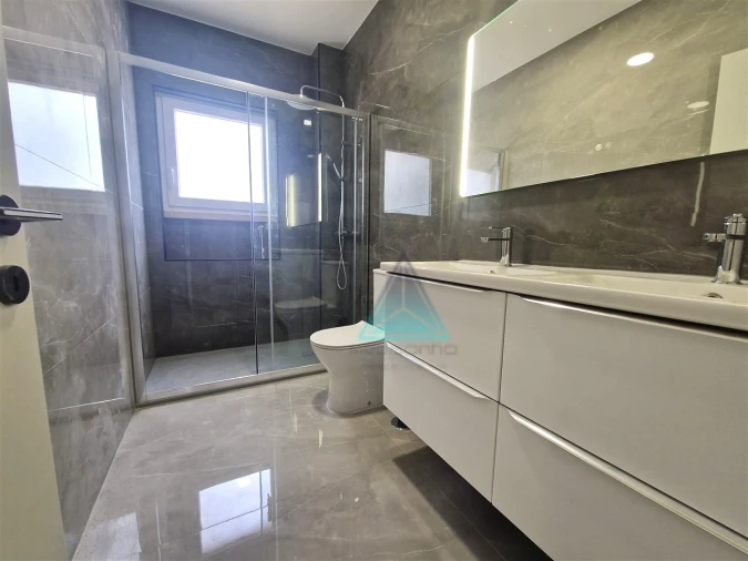 Apartamento T4 para Venda em Seixal, Arrentela e Aldeia de Paio Pires Foto 12