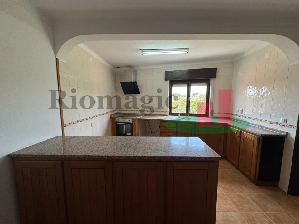 Moradia T4 para Venda em Longueira/Almograve Foto 9