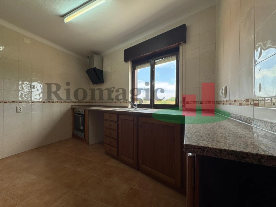 Moradia T4 para Venda em Longueira/Almograve Foto 11