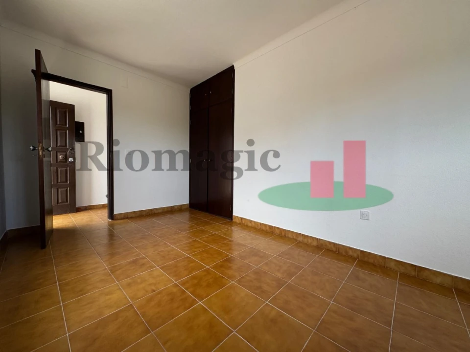 Moradia T4 para Venda em Longueira/Almograve Foto 18
