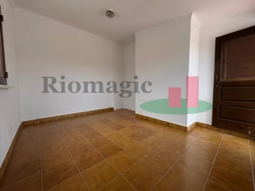 Moradia T4 para Venda em Longueira/Almograve