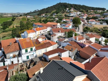 Moradia T2 para Venda em Azueira e Sobral da Abelheira