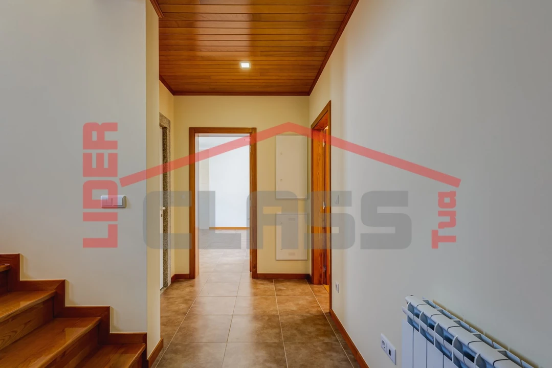 Moradia T4 para Venda em Mirandela Foto 1