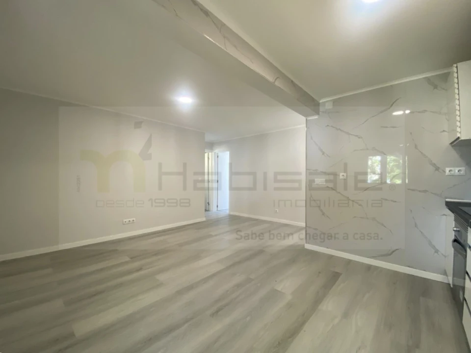 Apartamento T3 para Venda em Laranjeiro e Feijó Foto 3