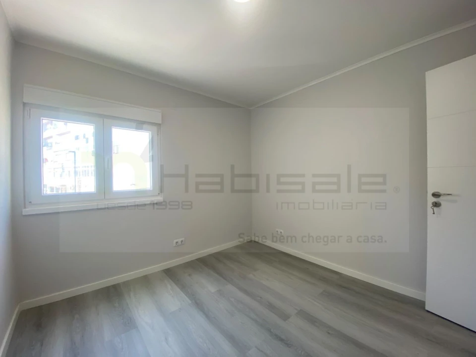 Apartamento T3 para Venda em Laranjeiro e Feijó Foto 13