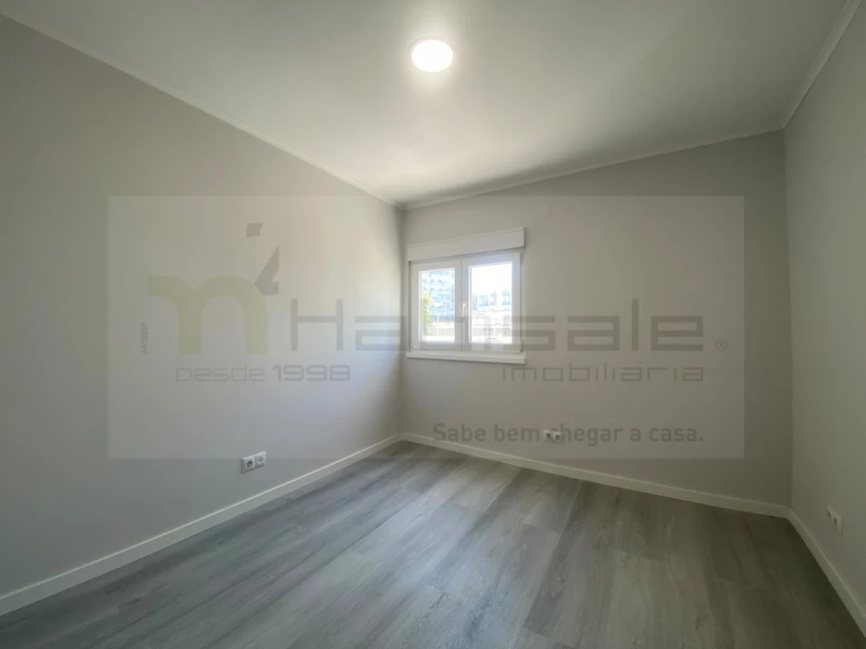 Apartamento T3 para Venda em Laranjeiro e Feijó Foto 17