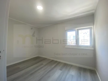 Apartamento T3 para Venda em Laranjeiro e Feijó