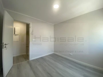 Apartamento T3 para Venda em Laranjeiro e Feijó