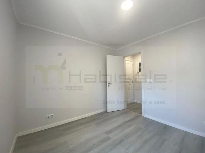 Apartamento T3 para Venda em Laranjeiro e Feijó Foto 14