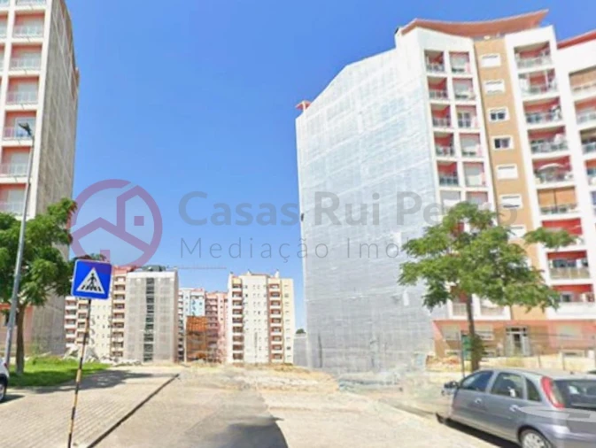 Apartamento T2 para Venda em Corroios Foto 10